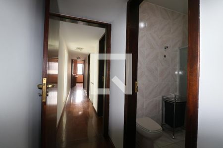 Casa à venda com 222m², 4 quartos e 2 vagasCorredor