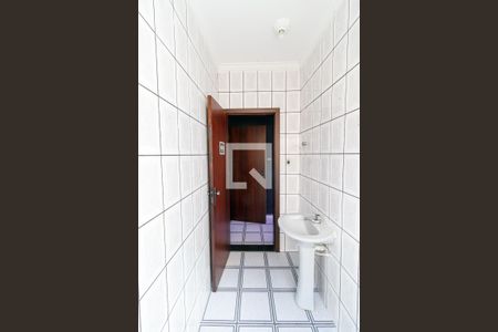 Banheiro de kitnet/studio para alugar com 1 quarto, 30m² em Vila Santa Teresa, São Paulo