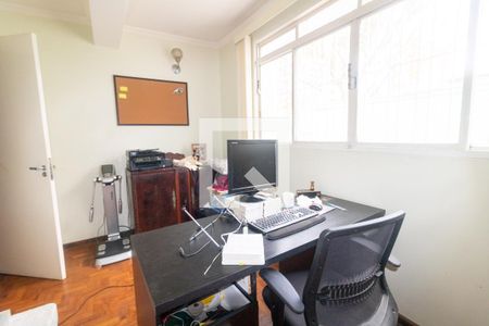 Casa à venda com 300m², 4 quartos e 3 vagasEscritório