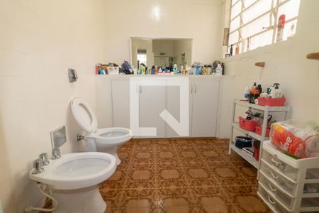 Casa à venda com 300m², 4 quartos e 3 vagasBanheiro 