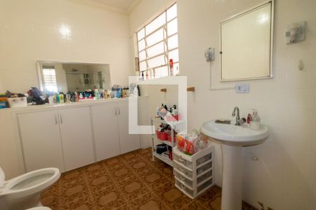 Casa à venda com 300m², 4 quartos e 3 vagasBanheiro 