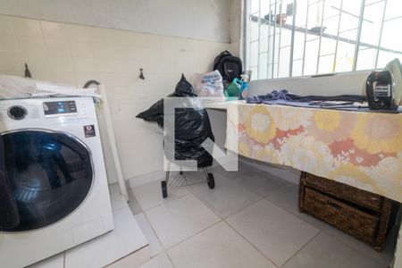 Casa à venda com 300m², 4 quartos e 3 vagasQuarto de Serviço