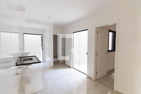 Sala/Cozinha de Apartamento com 2 quartos, 43m² Vila Re