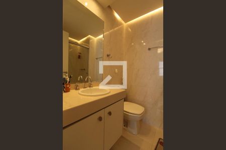 Casa de condomínio à venda com 375m², 5 quartos e 3 vagasBanheiro - Suíte 1