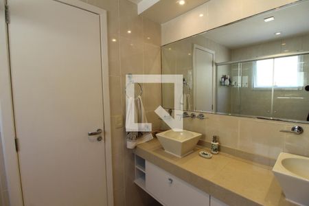 Casa de condomínio à venda com 375m², 5 quartos e 3 vagasBanheiro - Suíte 2