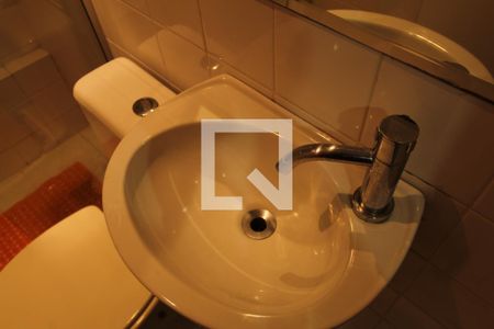 Casa de condomínio à venda com 375m², 5 quartos e 3 vagasBanheiro Social 2