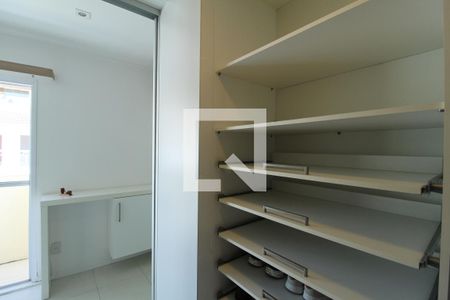 Casa de condomínio à venda com 375m², 5 quartos e 3 vagasCloset - Suíte 2
