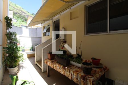 Casa de condomínio à venda com 375m², 5 quartos e 3 vagasQuintal