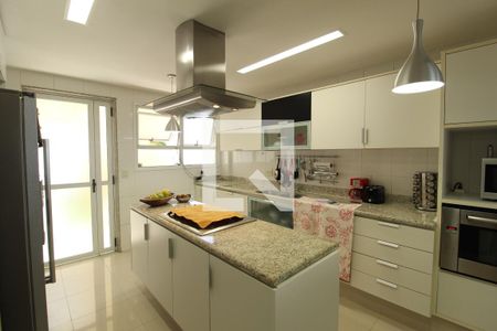 Casa de condomínio à venda com 375m², 5 quartos e 3 vagasCozinha