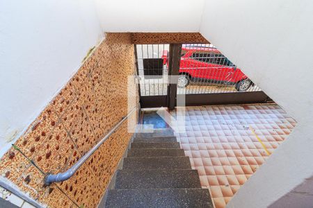 Casa para alugar com 120m², 2 quartos e 1 vagaEscada