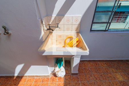 Casa para alugar com 120m², 2 quartos e 1 vagaÁrea de serviço/quintal