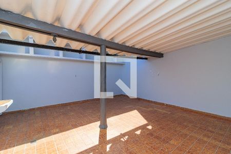 Casa para alugar com 120m², 2 quartos e 1 vagaÁrea de serviço/quintal