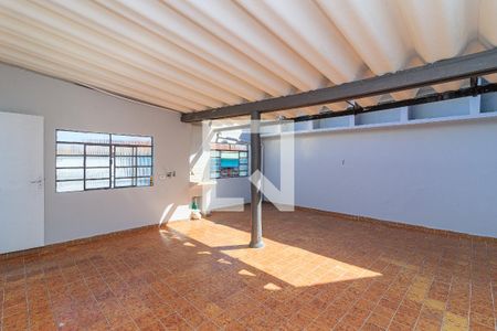 Casa para alugar com 120m², 2 quartos e 1 vagaÁrea de serviço/quintal