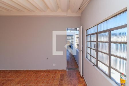 Casa para alugar com 120m², 2 quartos e 1 vagaÁrea de serviço/quintal