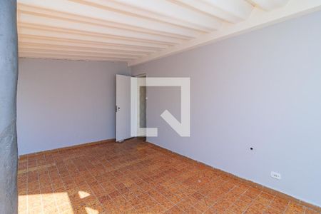 Casa para alugar com 120m², 2 quartos e 1 vagaÁrea de serviço/quintal