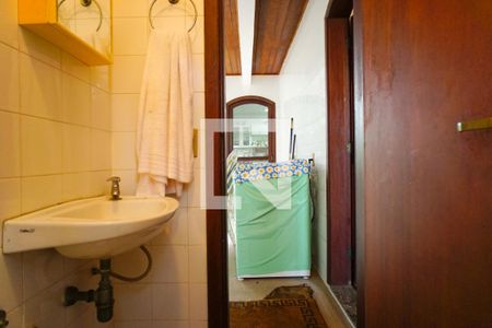 Casa de condomínio à venda com 540m², 4 quartos e 4 vagasBanheiro de Serviço