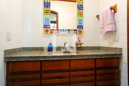 Casa de condomínio à venda com 540m², 4 quartos e 4 vagasBanheiro da Suíte 3/4