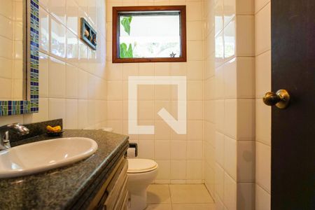 Casa de condomínio à venda com 540m², 4 quartos e 4 vagasLavabo