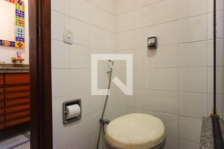 Casa de condomínio à venda com 540m², 4 quartos e 4 vagasBanheiro da Suíte 3/4