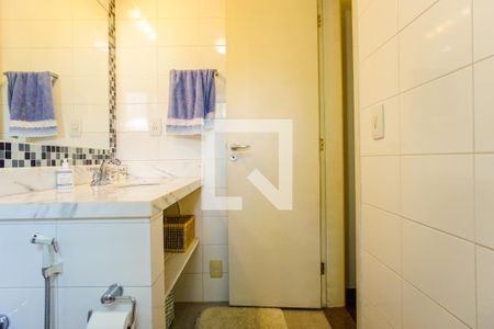 Casa de condomínio à venda com 540m², 4 quartos e 4 vagasBanheiro da Suíte 1