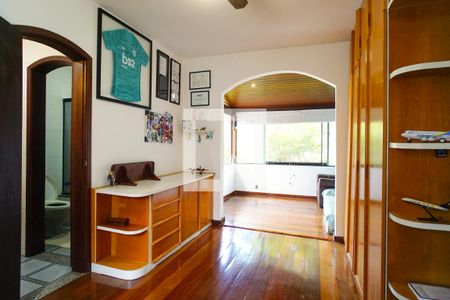 Casa de condomínio à venda com 540m², 4 quartos e 4 vagasSuíte 4