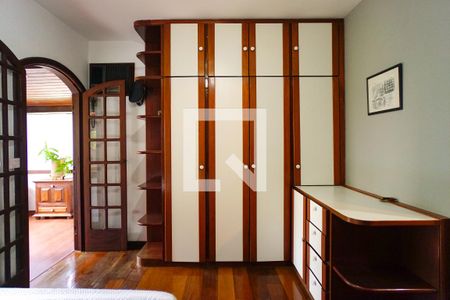 Casa de condomínio à venda com 540m², 4 quartos e 4 vagasSuíte 3