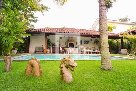 Casa de condomínio à venda com 540m², 4 quartos e 4 vagasÁrea Externa - Piscina