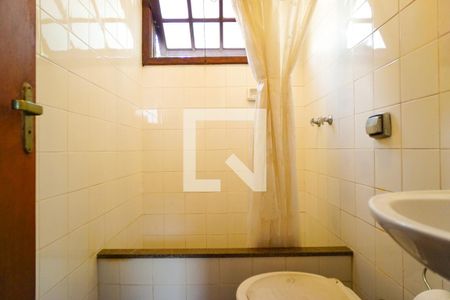 Casa de condomínio à venda com 540m², 4 quartos e 4 vagasBanheiro de Serviço