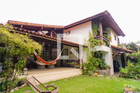 Casa de condomínio à venda com 540m², 4 quartos e 4 vagasFachada