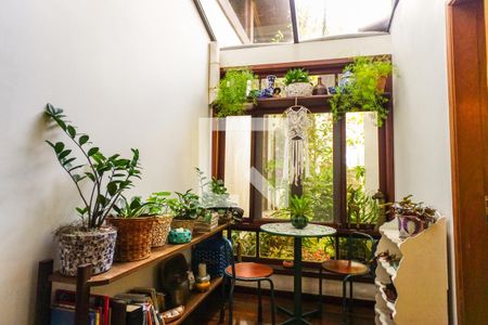 Casa de condomínio à venda com 540m², 4 quartos e 4 vagasSala