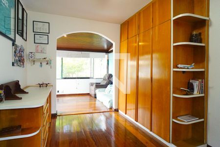 Casa de condomínio à venda com 540m², 4 quartos e 4 vagasSuíte 4