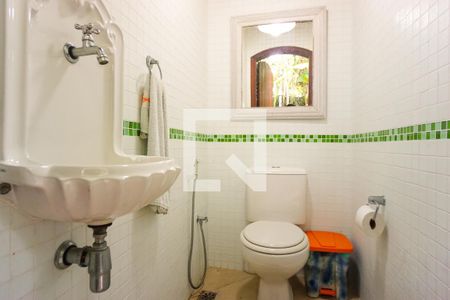 Casa de condomínio à venda com 540m², 4 quartos e 4 vagasBanheiro da Área Externa - Varanda Gourmet