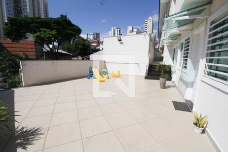 Casa de condomínio à venda com 56m², 2 quartos e 2 vagas Casa de condomínio à venda com 56m², 2 quartos e 2 vagasPlayground / Quintal