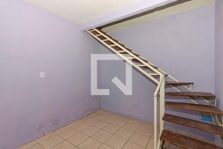 Escada de casa para alugar com 2 quartos, 90m² em Protásio Alves, Porto Alegre