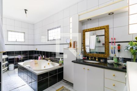 Casa à venda com 263m², 3 quartos e 5 vagasBanheiro da suíte