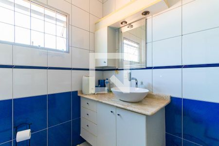 Casa à venda com 263m², 3 quartos e 5 vagasBanheiro social