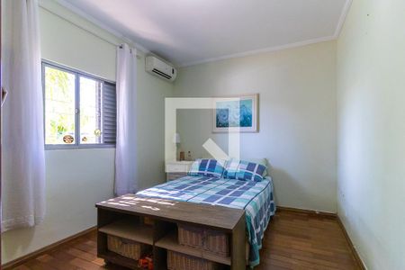 Casa à venda com 263m², 3 quartos e 5 vagasQuarto 2