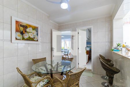 Casa à venda com 263m², 3 quartos e 5 vagasCozinha - Sala de almoço