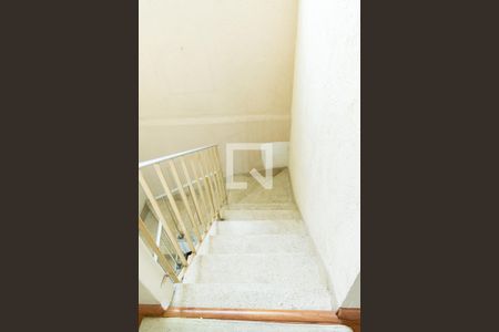 Casa à venda com 150m², 2 quartos e 3 vagasEscada