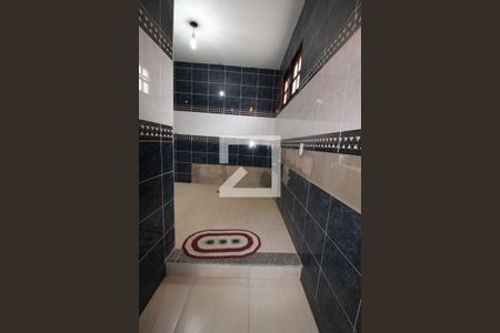 Casa à venda com 316m², 3 quartos e 6 vagasBanheiro do Quarto 1 (suíte)