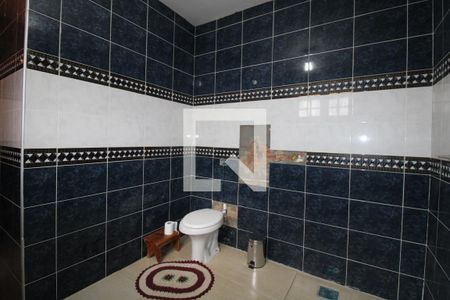 Casa à venda com 316m², 3 quartos e 6 vagasBanheiro do Quarto 1 (suíte)