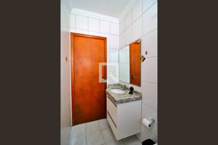 Casa de condomínio à venda com 158m², 3 quartos e 4 vagasBanheiro