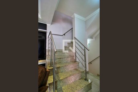 Escada de casa de condomínio à venda com 3 quartos, 158m² em Vila Assunção, Santo André