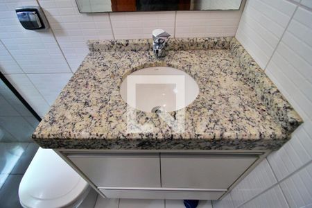 Casa de condomínio à venda com 158m², 3 quartos e 4 vagasBanheiro da Suíte