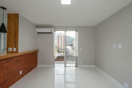 Sala de apartamento à venda com 2 quartos, 80m² em Vila Isabel, Rio de Janeiro