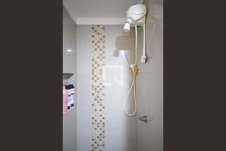 Apartamento à venda com 76m², 3 quartos e 1 vaga Apartamento à venda com 76m², 3 quartos e 1 vagaChuveiro do banheiro