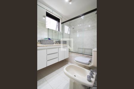 Apartamento para alugar com 120m², 2 quartos e 2 vagasBanheiro da Suíte 