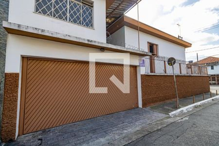 Casa à venda com 150m², 4 quartos e 3 vagas Casa à venda com 150m², 4 quartos e 3 vagasFachada