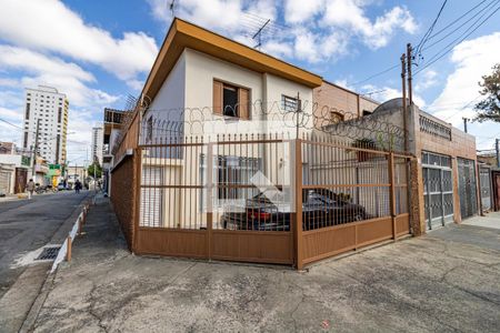 Casa à venda com 150m², 4 quartos e 3 vagas Casa à venda com 150m², 4 quartos e 3 vagasFachada