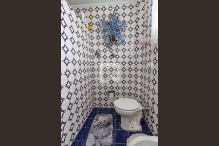 Casa à venda com 150m², 4 quartos e 3 vagas Casa à venda com 150m², 4 quartos e 3 vagasBanheiro 1